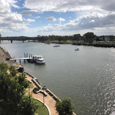 Burnett Riverside Hotel 번더버그 외부 사진