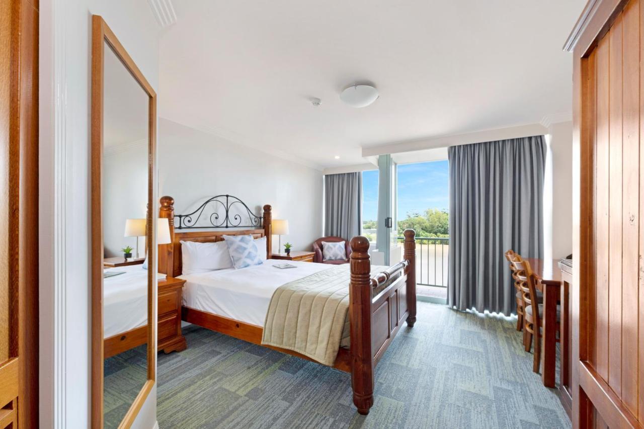 Burnett Riverside Hotel 번더버그 객실 사진